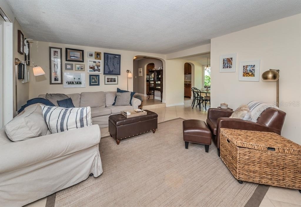 1037 18th Avenue N - Photo 9