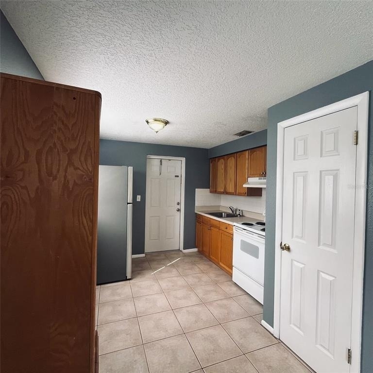 5452 Lisa Circle - Photo 6