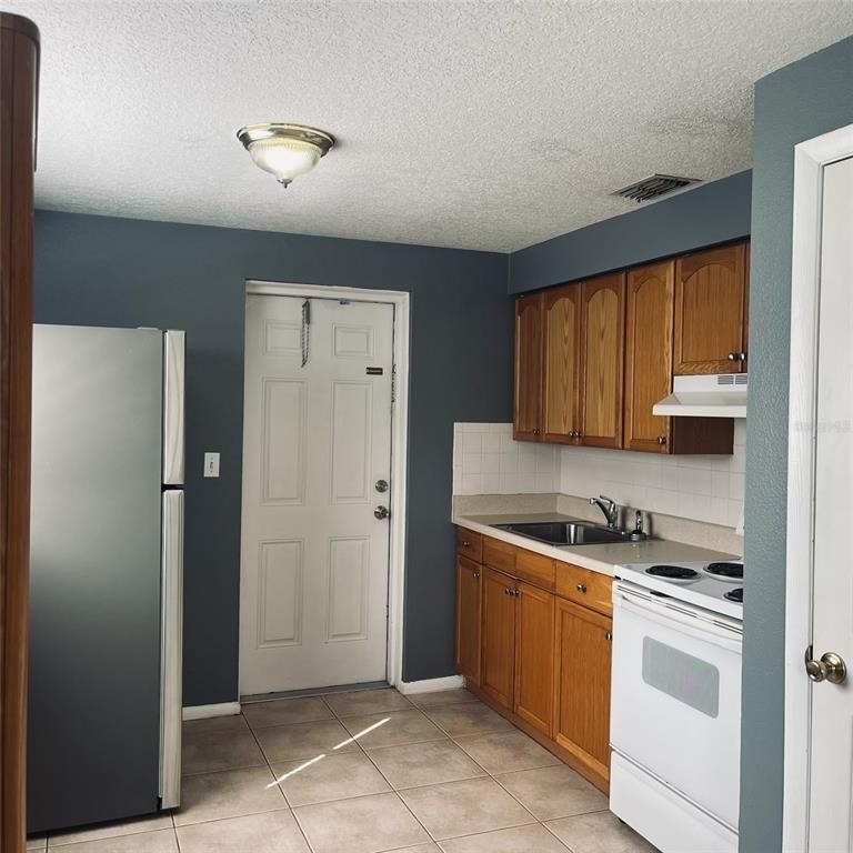 5452 Lisa Circle - Photo 5
