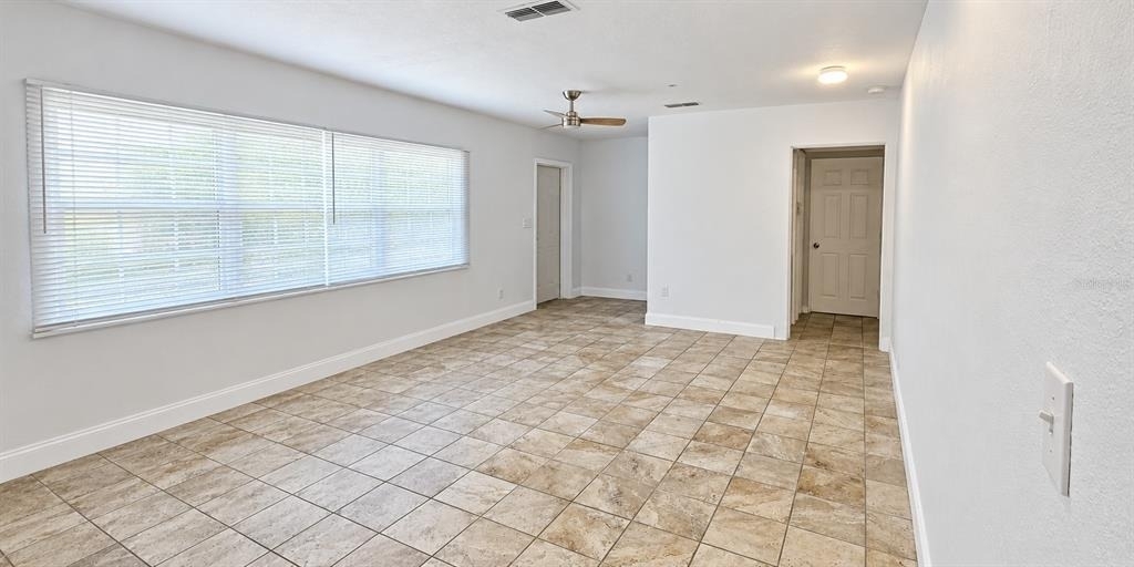 703 Avenue L Se - Photo 2