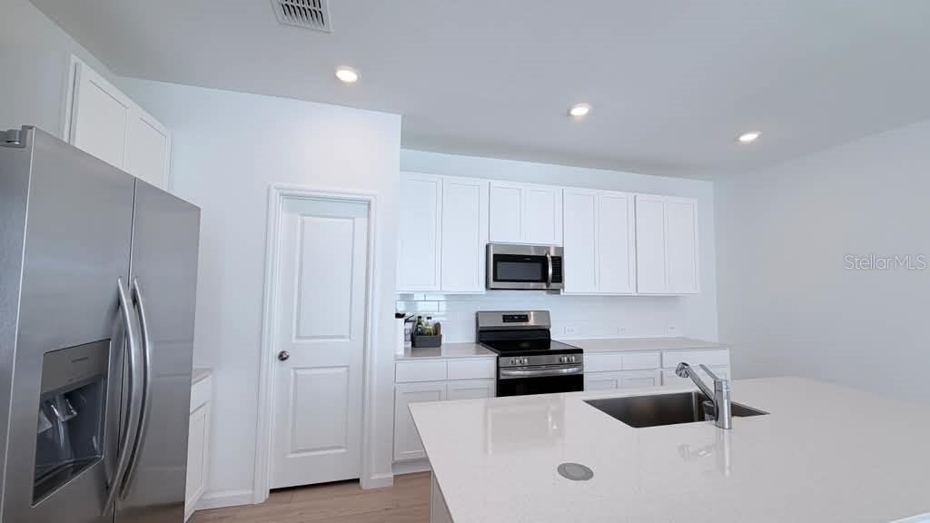 4389 Vibernum Avenue - Photo 4