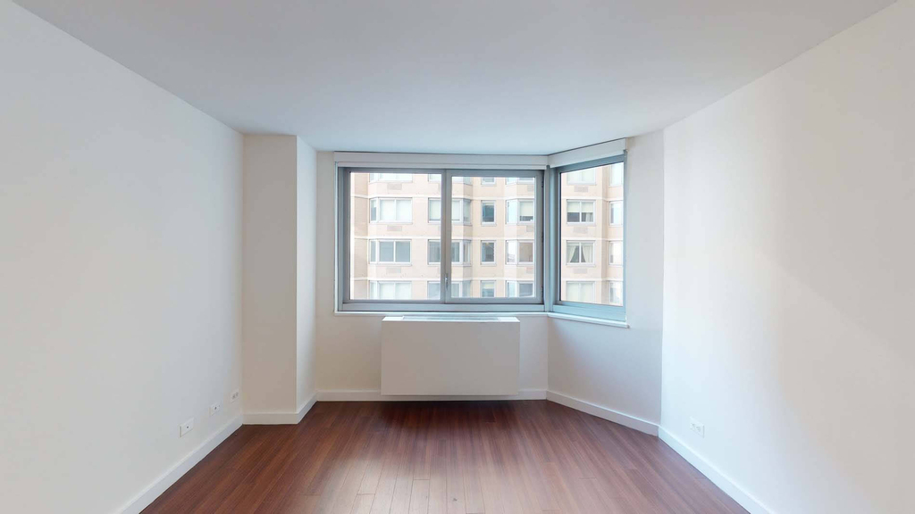 401 E 34th St - Photo 3