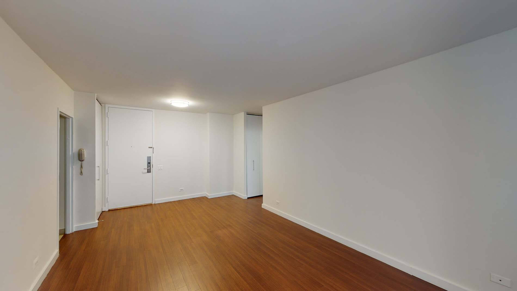 401 E 34th St - Photo 4