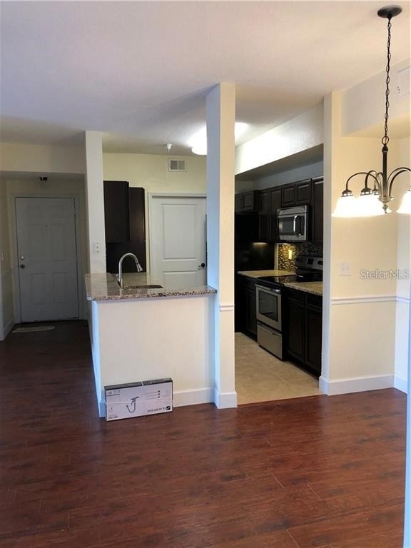 5536 Metrowest Boulevard - Photo 9