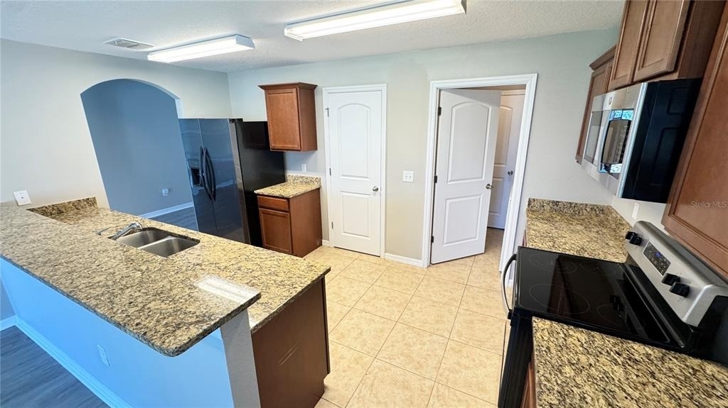 2148 Ontario Way - Photo 4