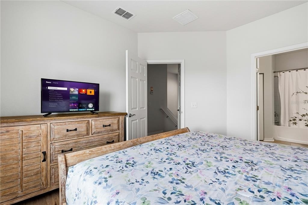8901 Shine Drive - Photo 9