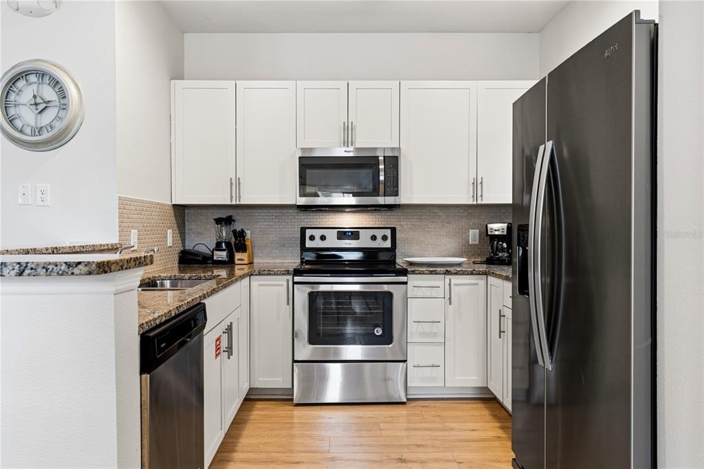 8901 Shine Drive - Photo 3