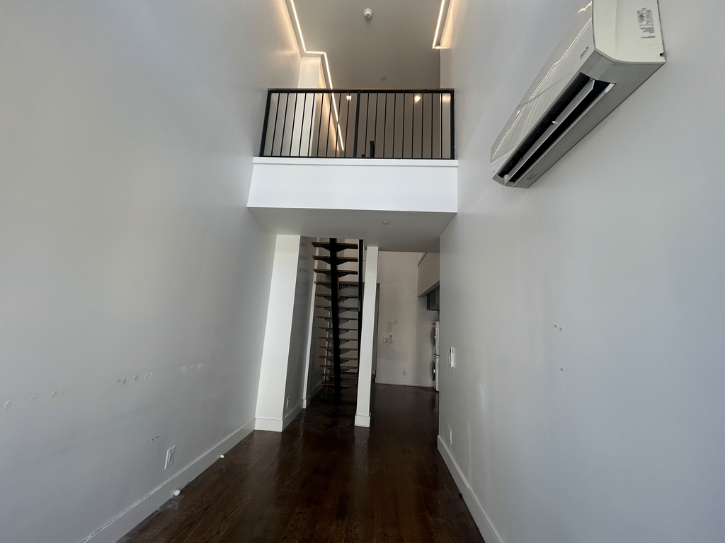 85 Graham Avenue - Photo 3