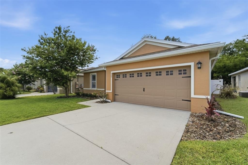 526 Safe Harbor Drive - Photo 2