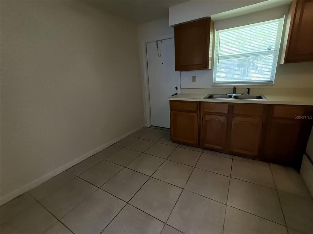 401 Hibiscus Avenue - Photo 3