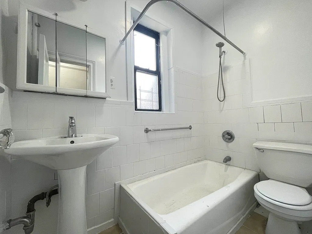Arden Street/Dongan Pl - Photo 6