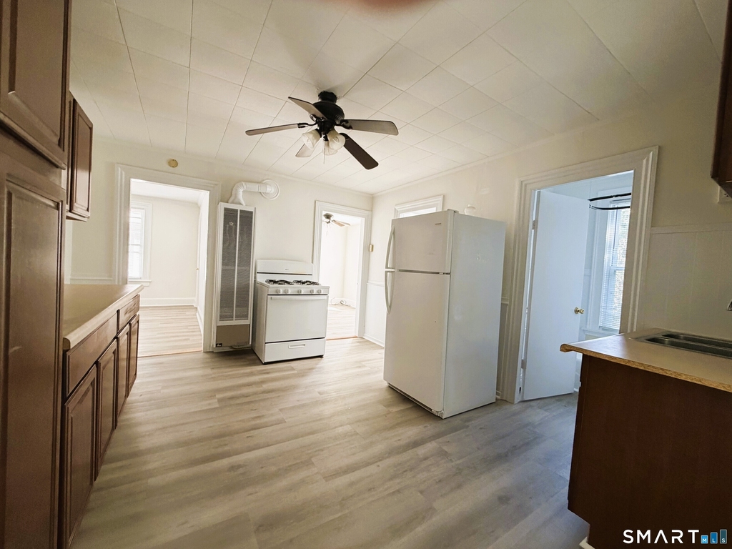 52 Albert Street - Photo 3
