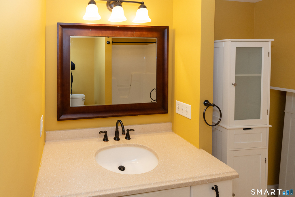 135 Middlesex Avenue - Photo 18