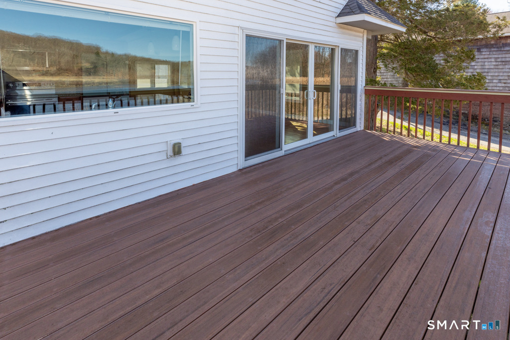 135 Middlesex Avenue - Photo 24