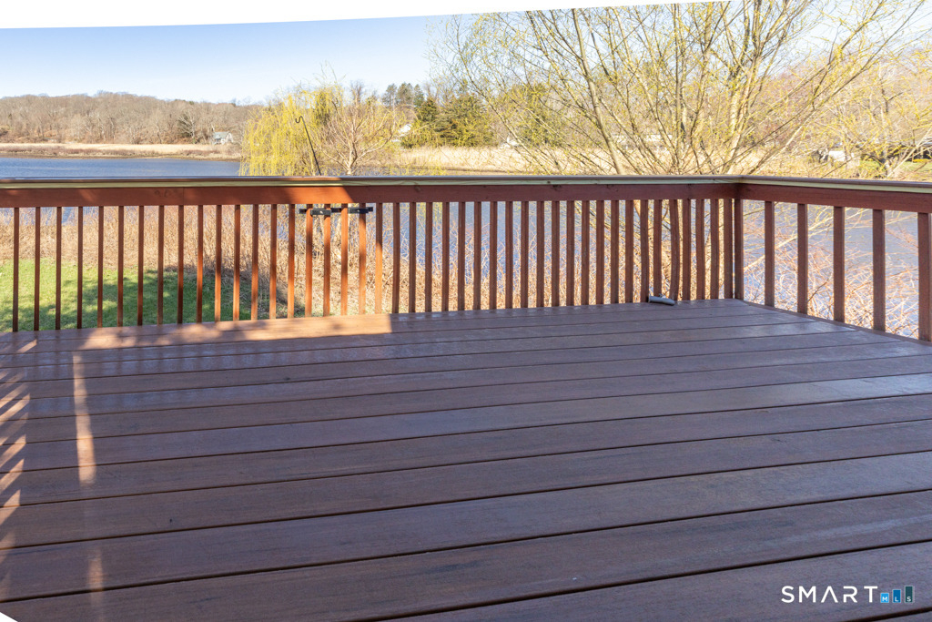 135 Middlesex Avenue - Photo 21