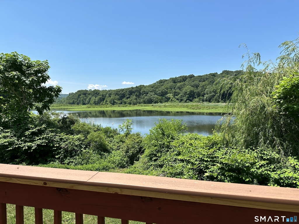 135 Middlesex Avenue - Photo 30