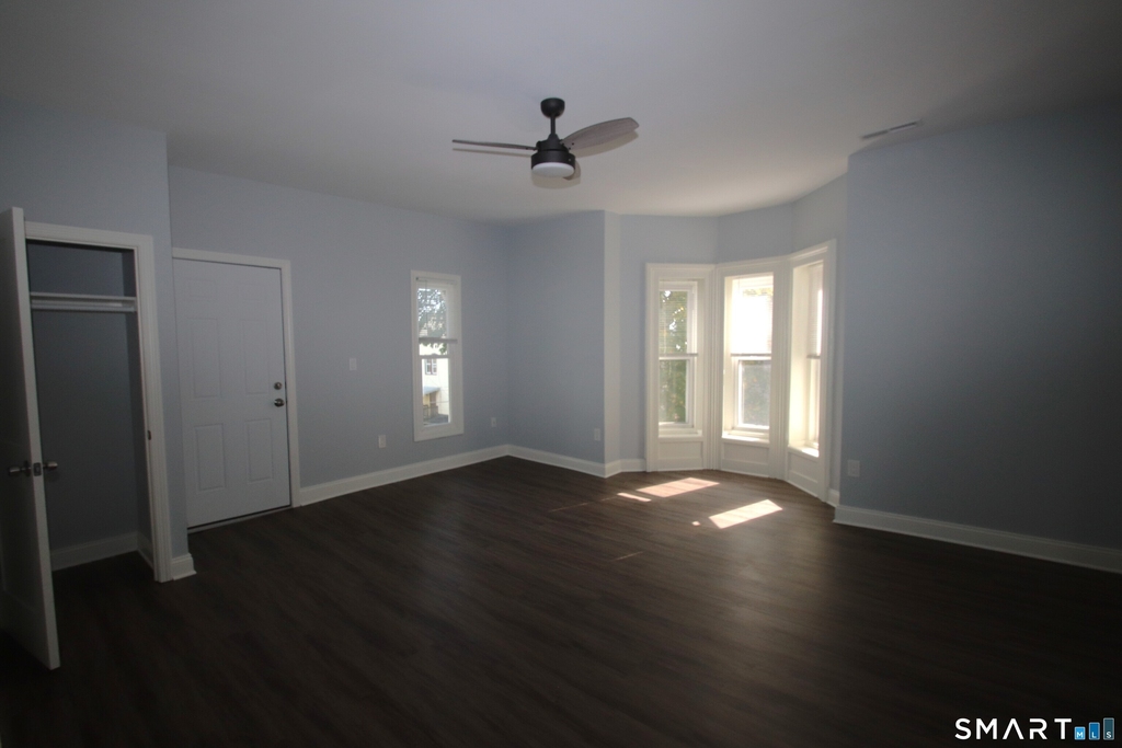 60 Perry Avenue - Photo 1