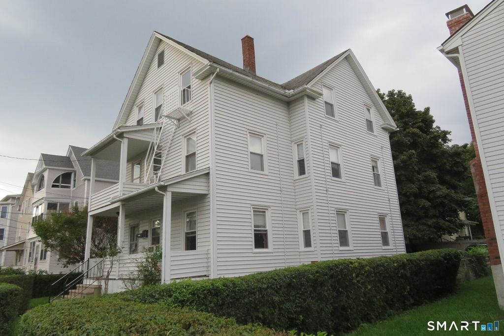 418 East Street - Photo 1