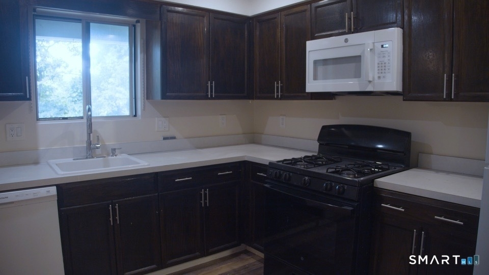 140 Thompson Street - Photo 9
