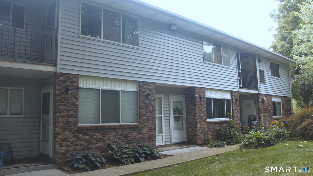 140 Thompson Street - Photo 2
