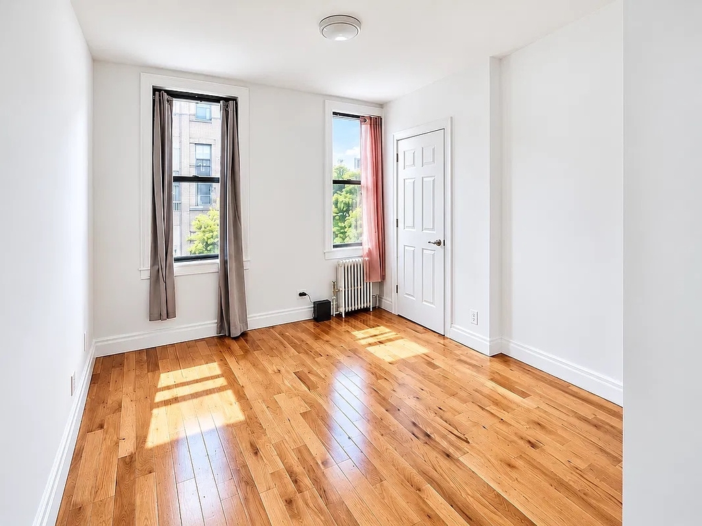 294 Harman Street - Photo 2