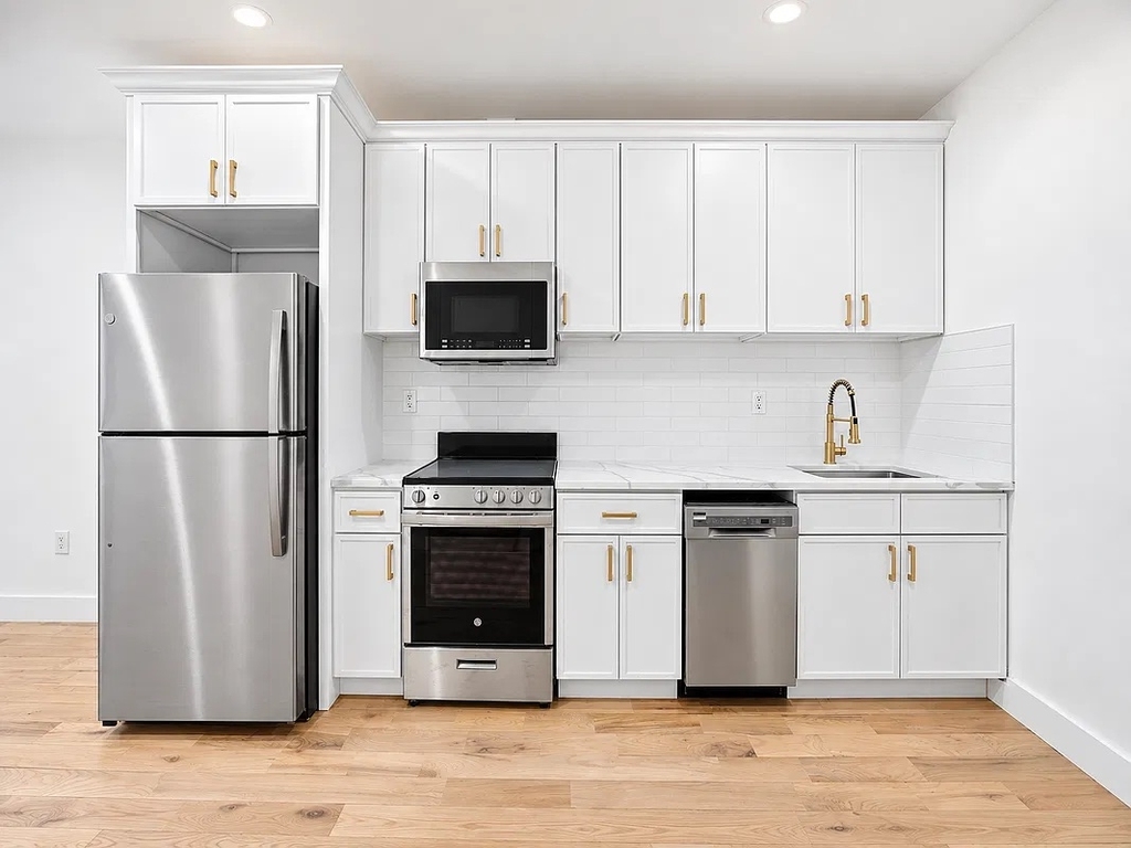 49 West 55th Street - Photo 5