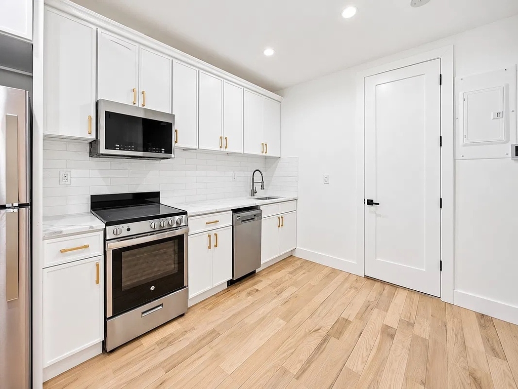49 West 55th Street - Photo 2