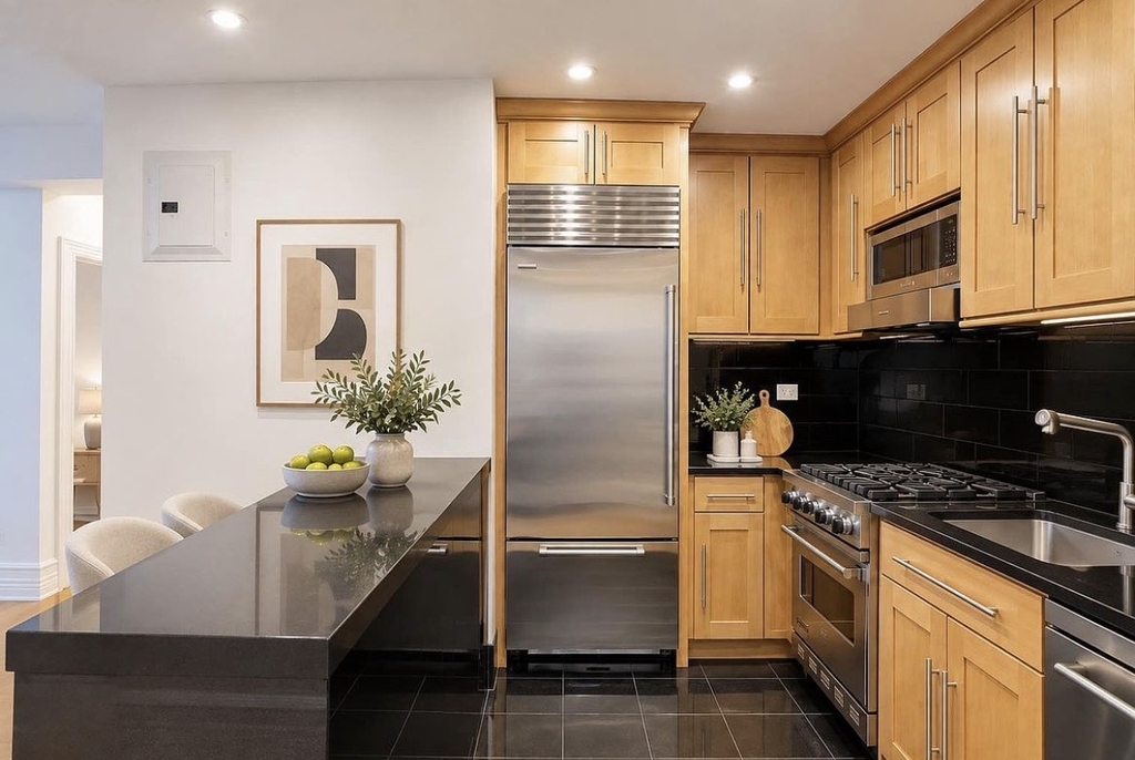 West 16th Street - Photo 1
