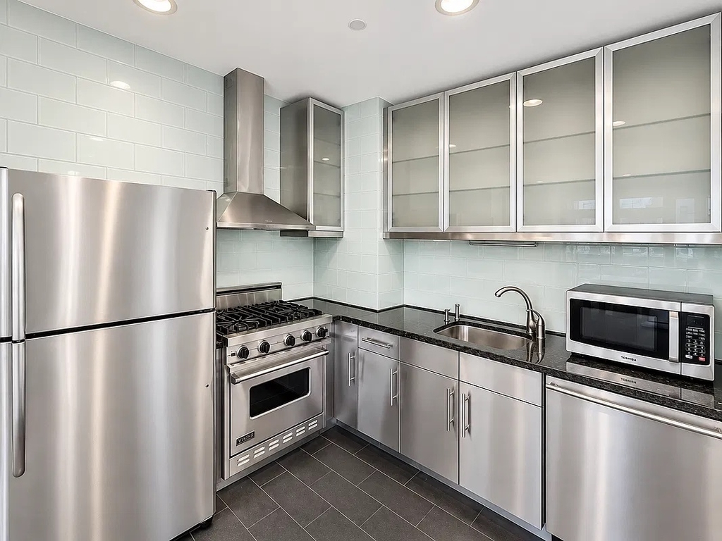197 Bridge Street - Photo 3