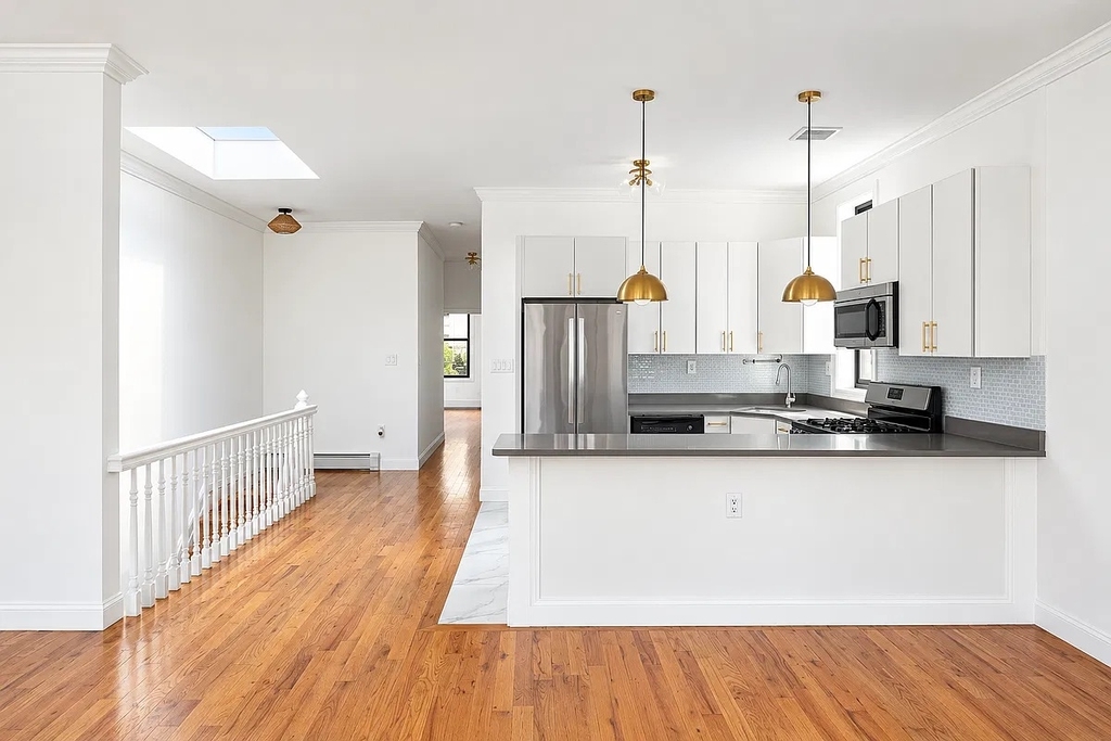 274 Bleecker Street - Photo 2