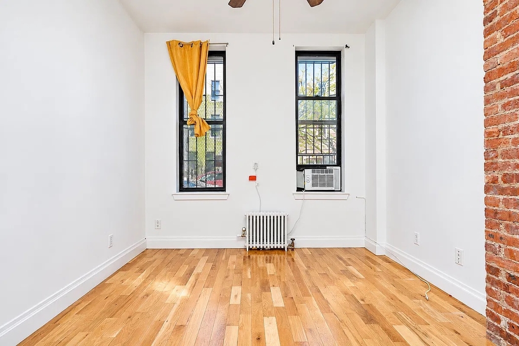 294 Harman Street - Photo 2
