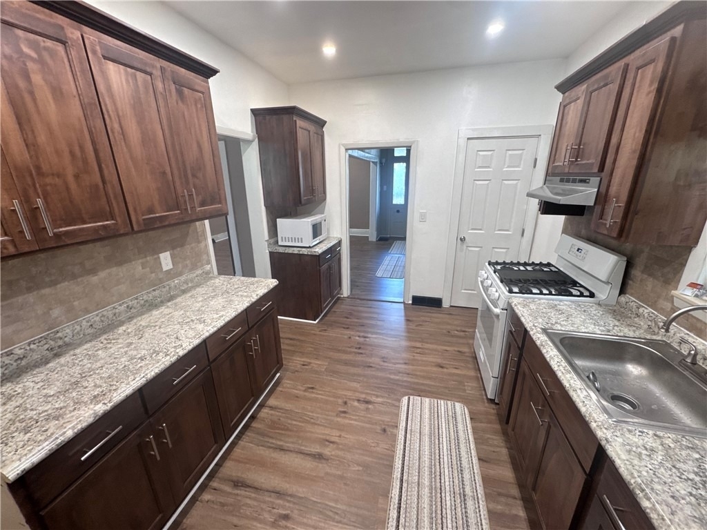 460 4th Ave - Photo 7