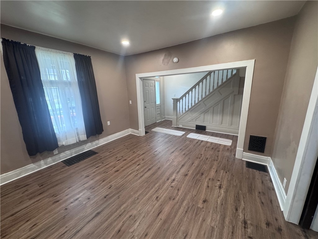 460 4th Ave - Photo 4
