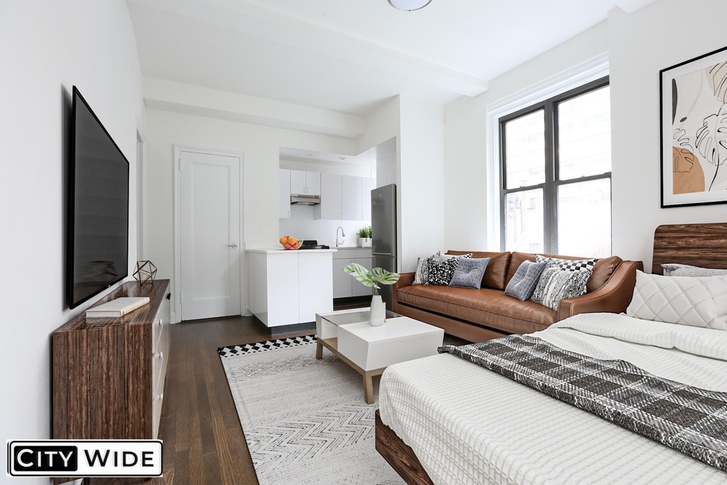 140 East 46th Street - Photo 1