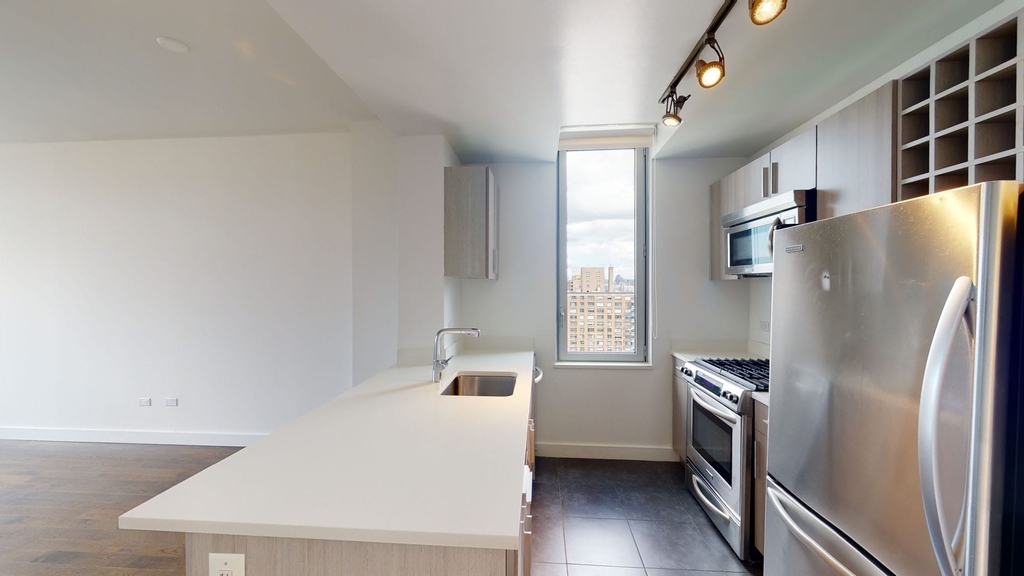 808 Columbus Ave - Photo 1
