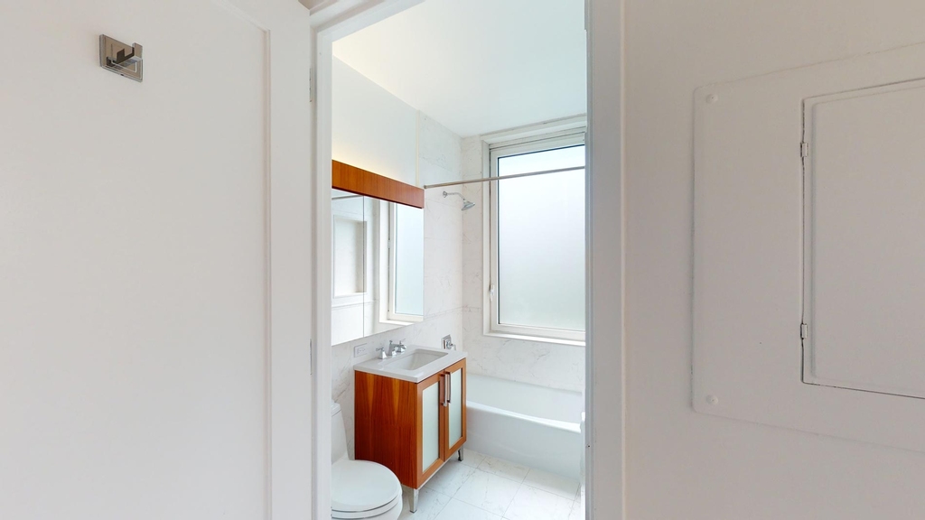 808 Columbus Ave - Photo 4