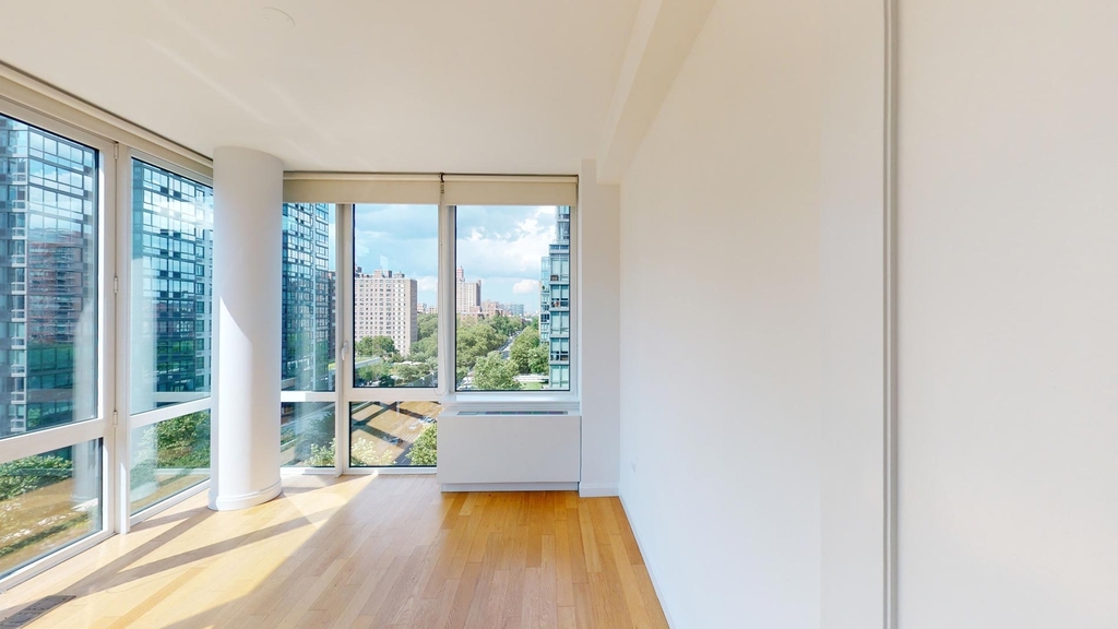 808 Columbus Ave - Photo 3