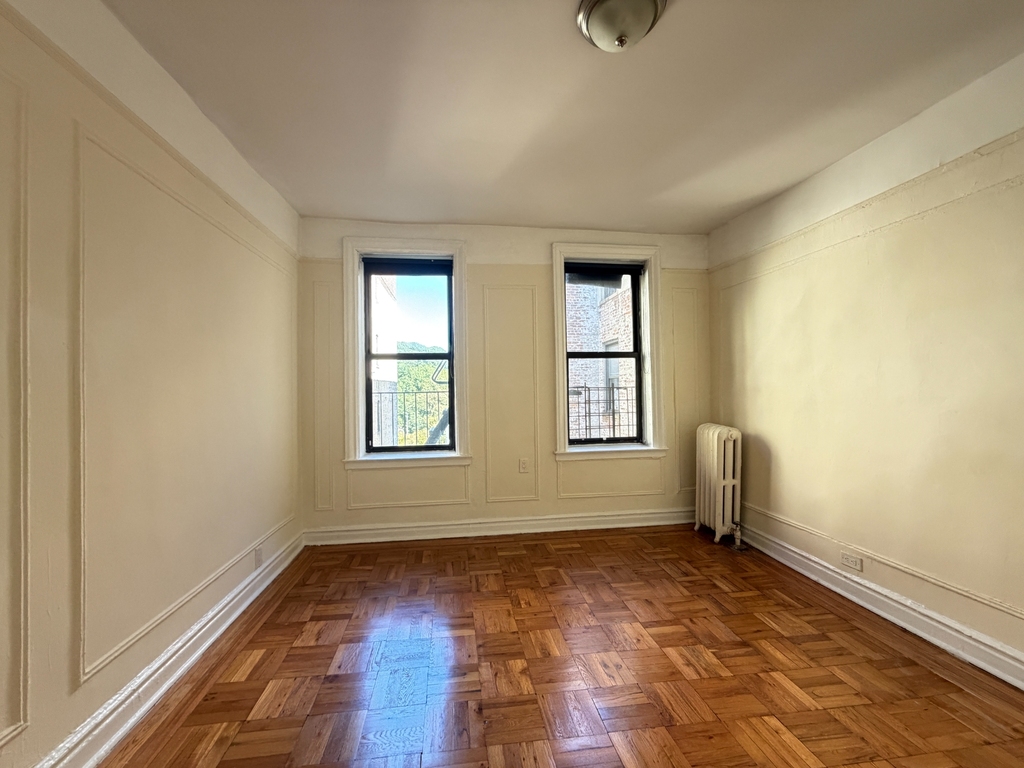 1803 Riverside Drive - Photo 2