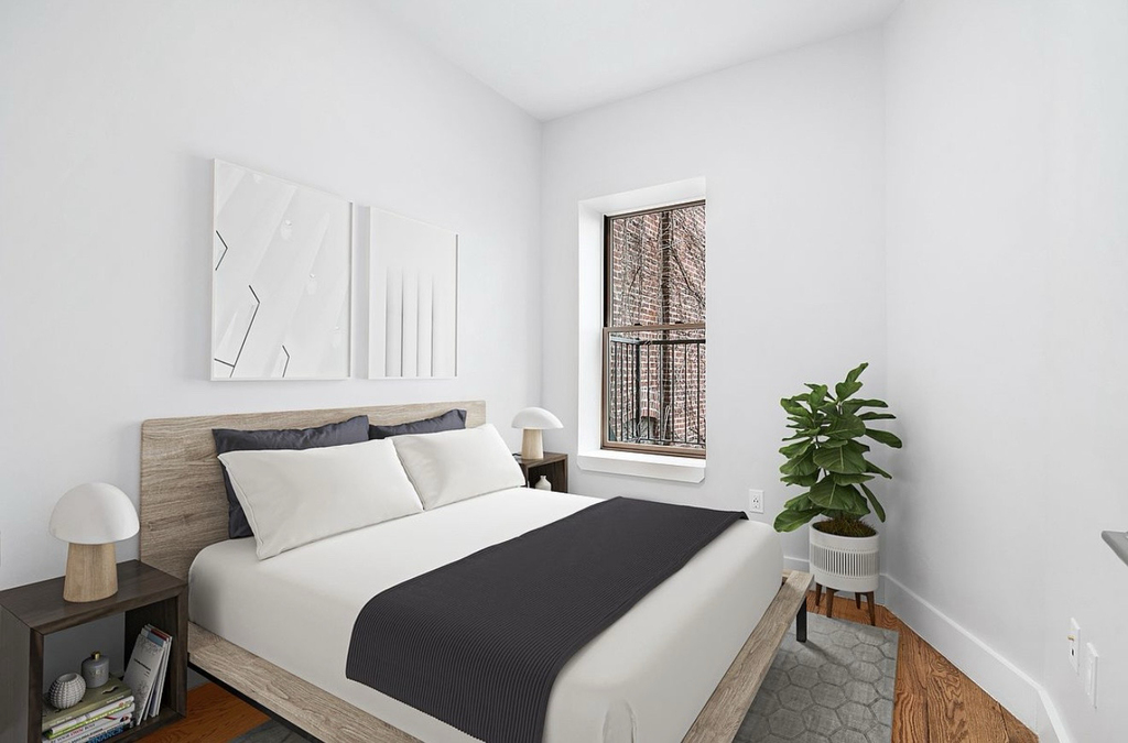 550 Van Buren Street - Photo 1