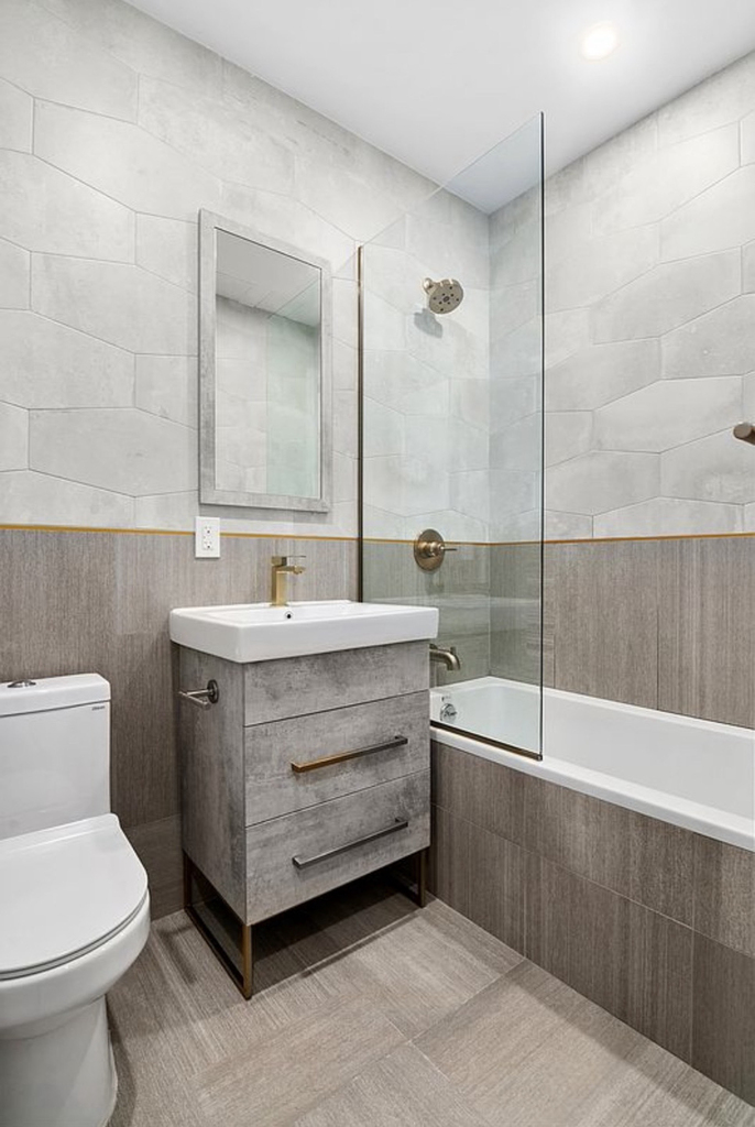 550 Van Buren Street - Photo 2