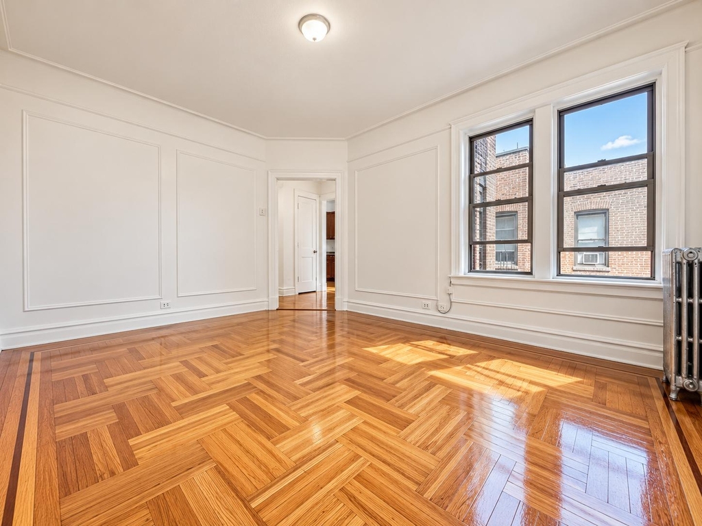 10 Park Terrace East - Photo 5