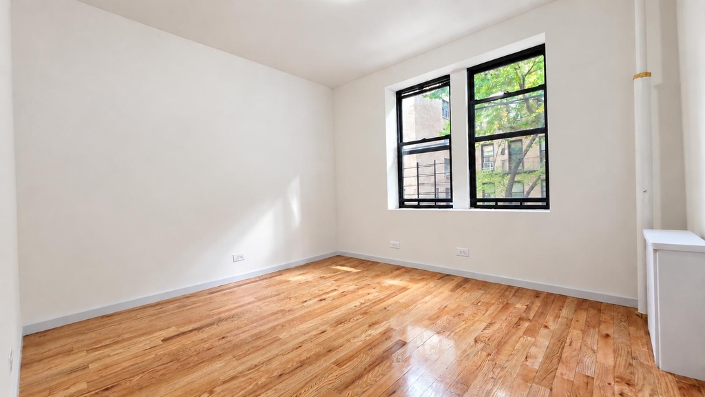 44 Bennett Avenue - Photo 10