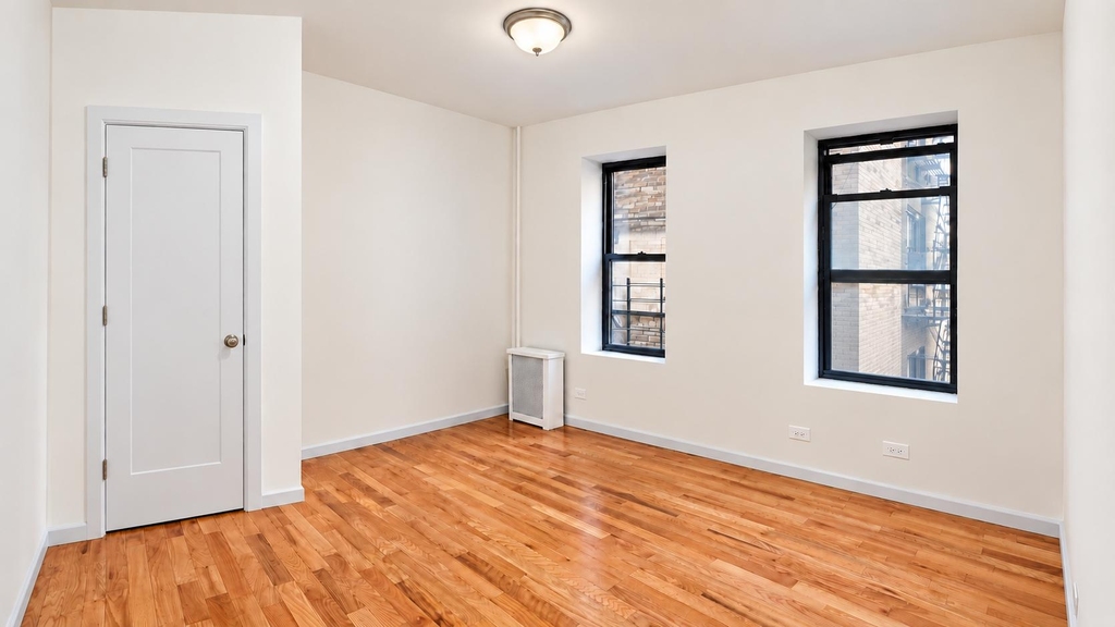 44 Bennett Avenue - Photo 12