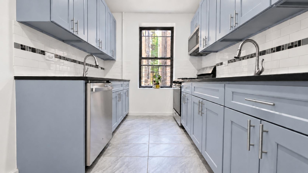 44 Bennett Avenue - Photo 5