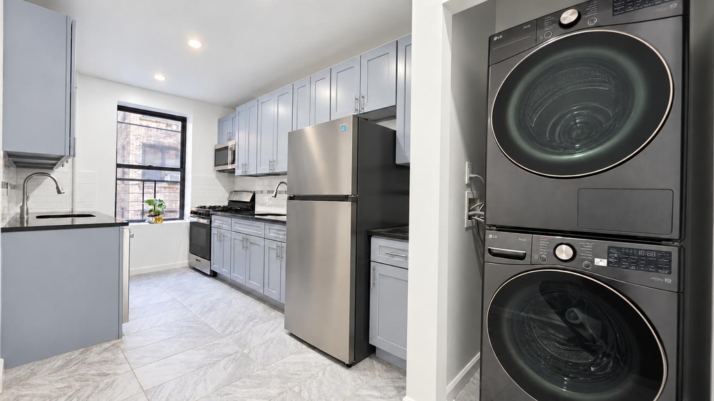 44 Bennett Avenue - Photo 6
