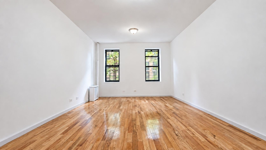 44 Bennett Avenue - Photo 2