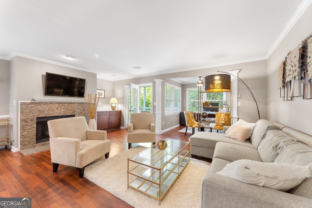 1538 Chantilly Drive - Photo 3