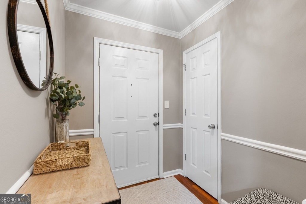 1538 Chantilly Drive - Photo 2