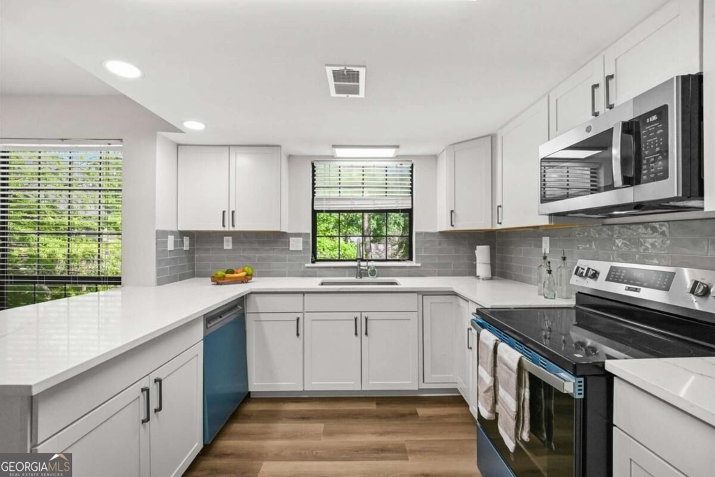 3038 Steeplechase - Photo 2