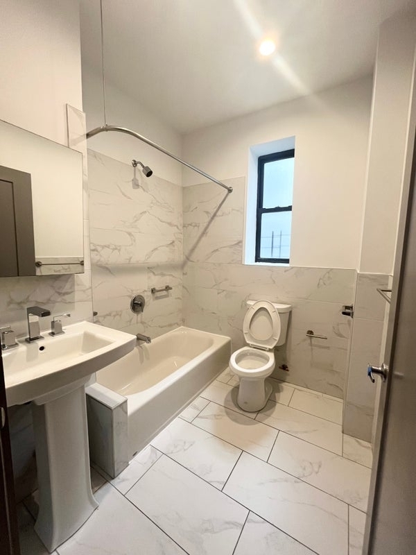 West 137th Street & Broadway - Photo 3